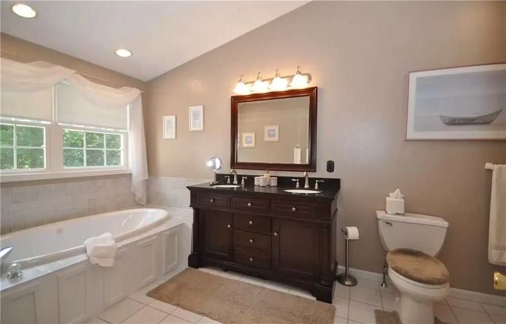 83 Rolling Hill Drive Exeter RI 02822