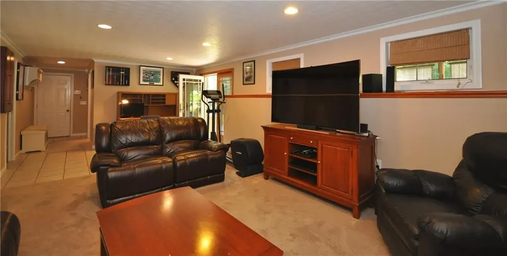83 Rolling Hill Drive Exeter RI 02822