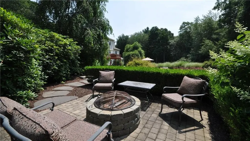 83 Rolling Hill Drive Exeter RI 02822