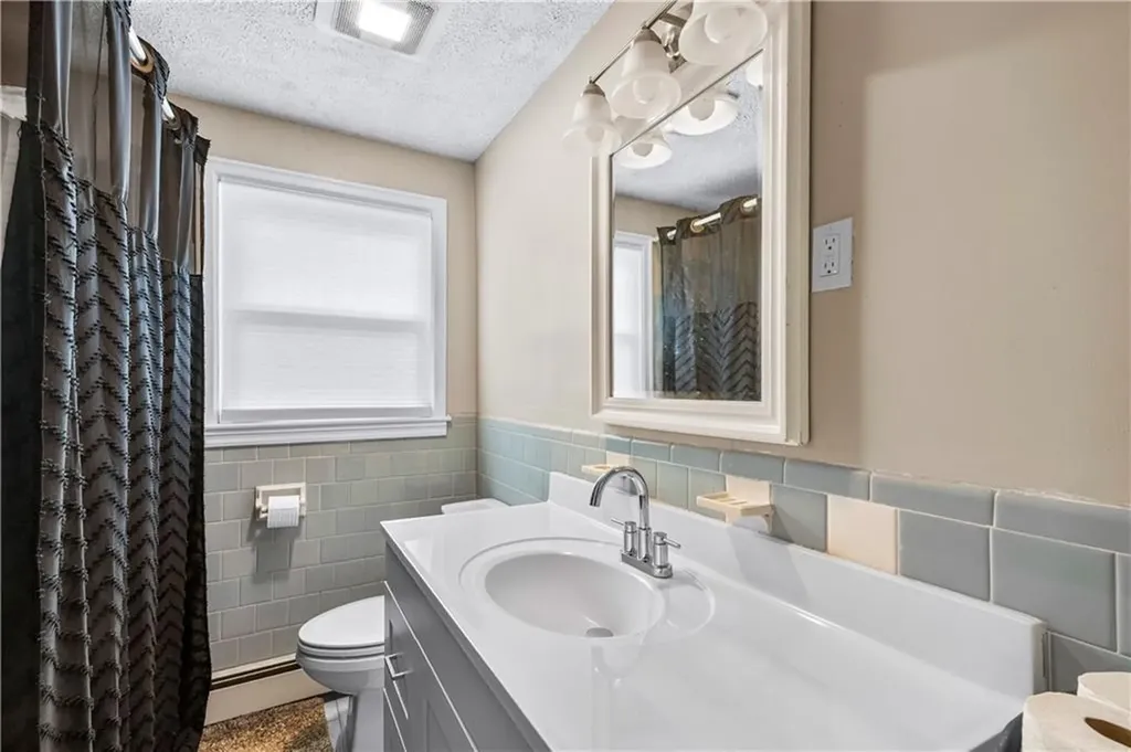 182 Norfolk Avenue Pawtucket RI 02861