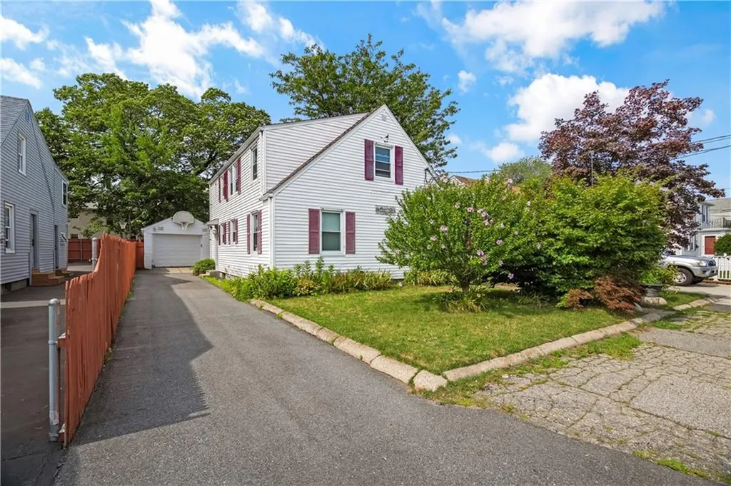 182 Norfolk Avenue Pawtucket RI 02861