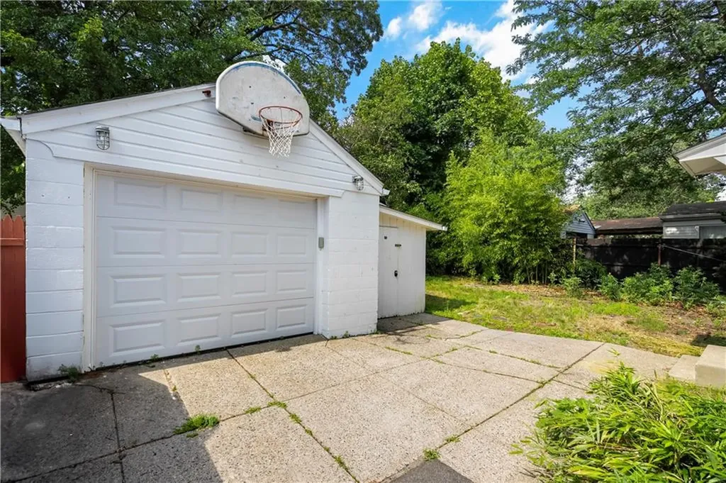 182 Norfolk Avenue Pawtucket RI 02861