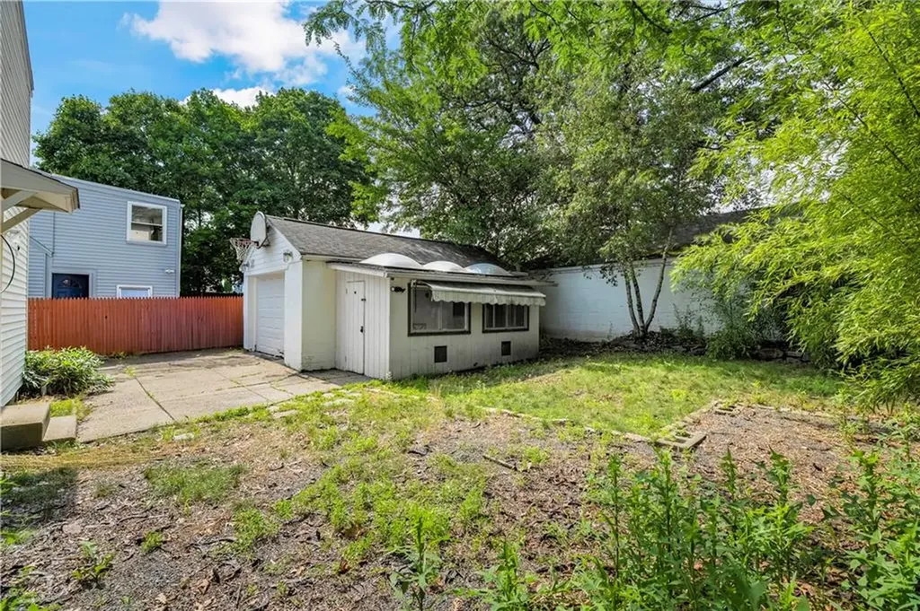 182 Norfolk Avenue Pawtucket RI 02861