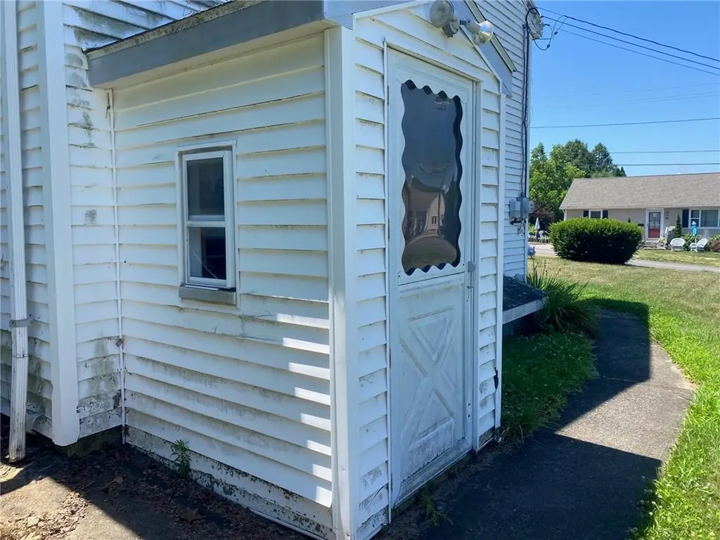 35 Bellevue Avenue Westerly RI 02891