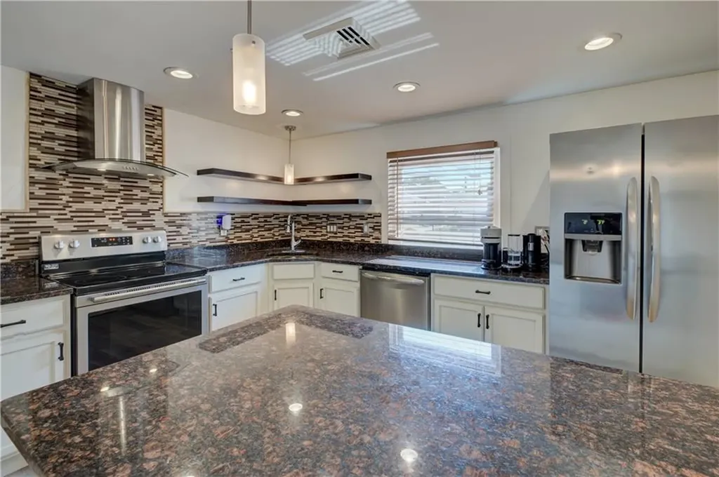 82 Garland Avenue Cranston RI 02910