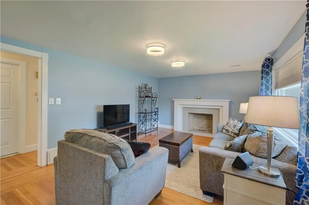 82 Garland Avenue Cranston RI 02910
