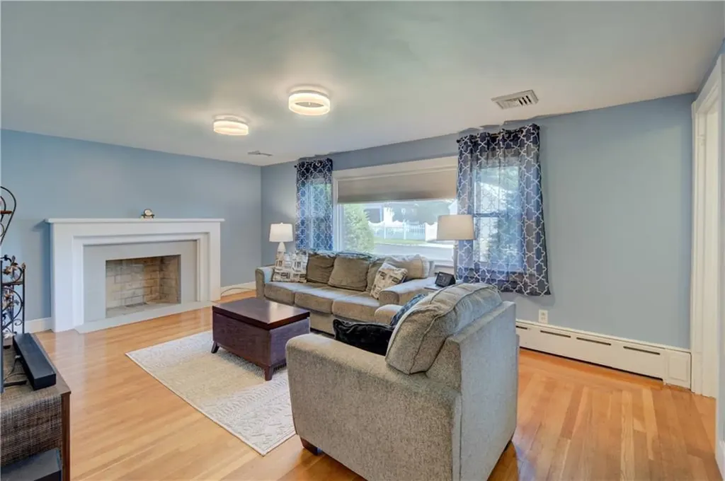 82 Garland Avenue Cranston RI 02910