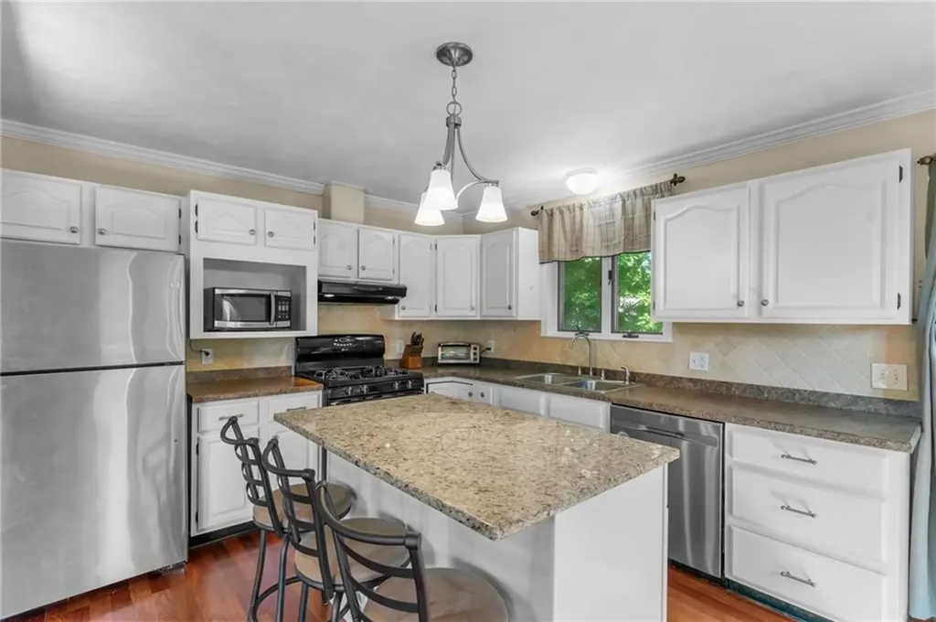 81 Pender Avenue Warwick RI 02889