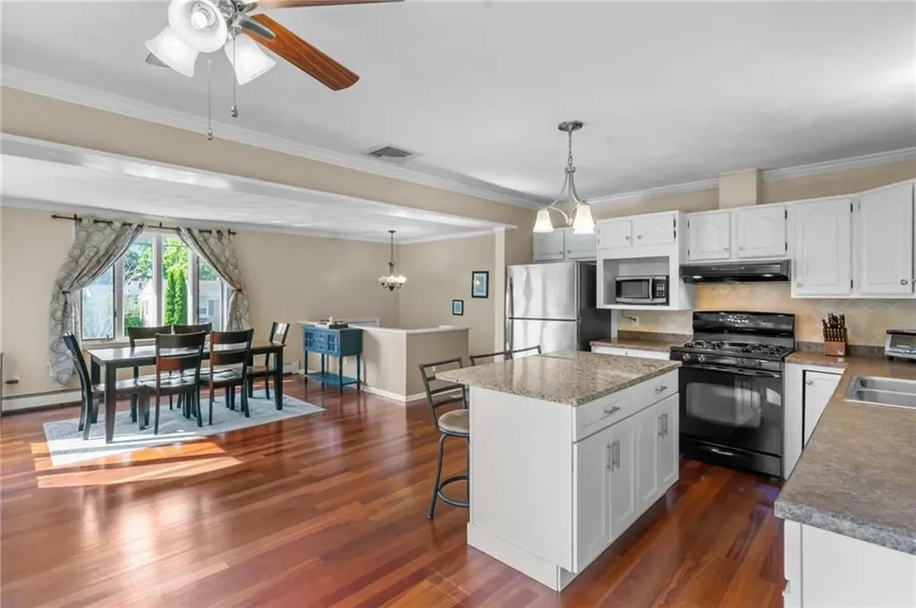 81 Pender Avenue Warwick RI 02889