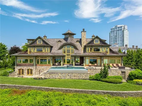 272 Carnegie Harbor Drive Portsmouth RI 02871