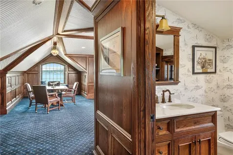 272 Carnegie Harbor Drive Portsmouth RI 02871