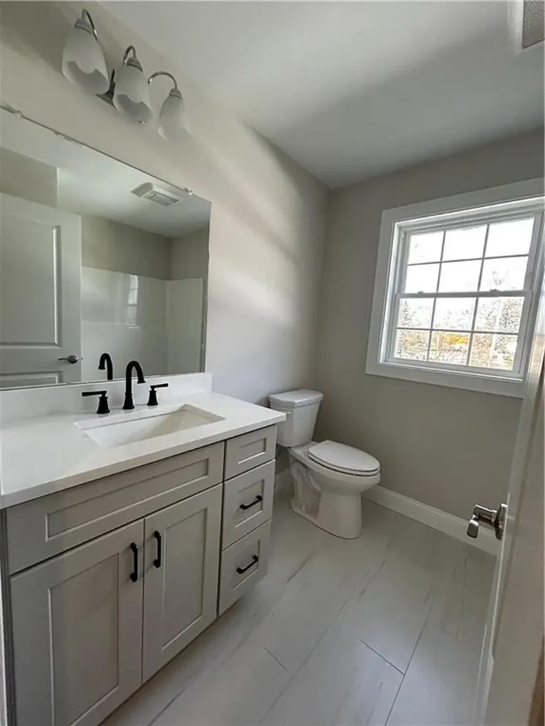 1 Kensington Way Johnston RI 02919