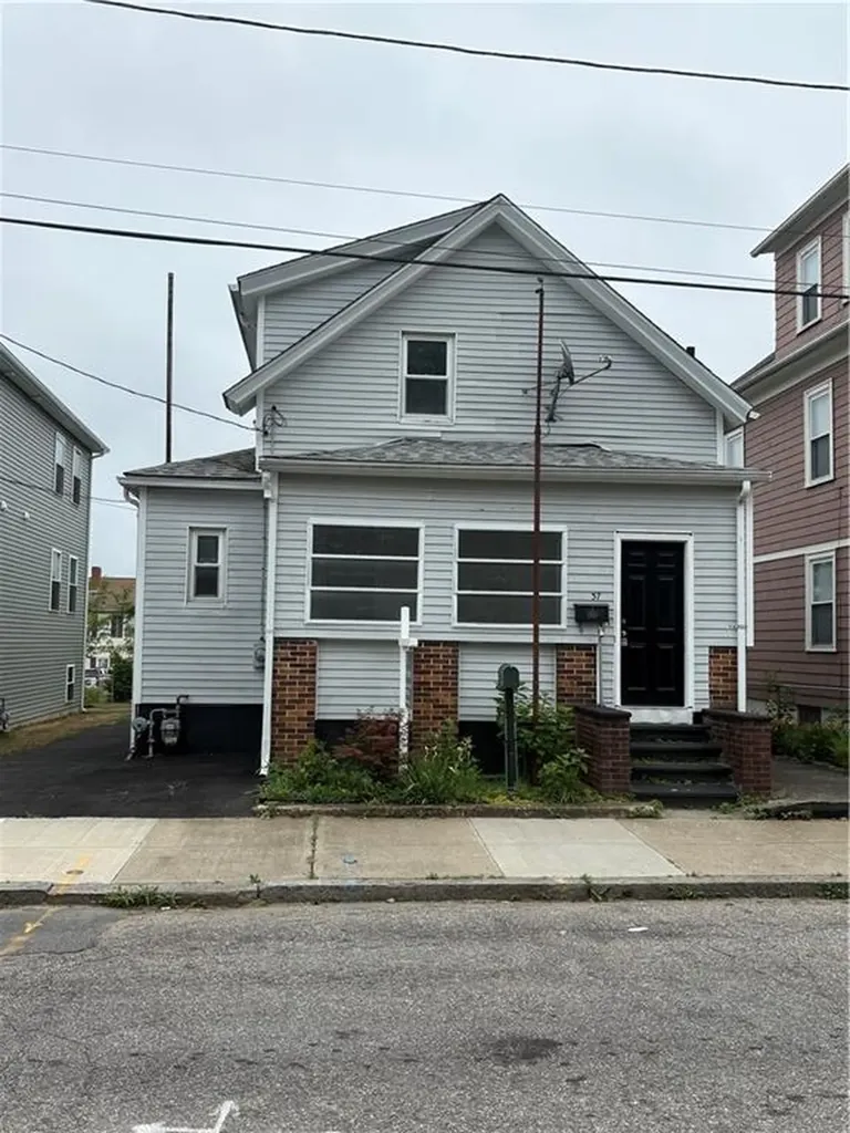 37 Hampton Street Providence RI 02904