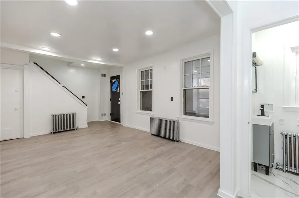 37 Hampton Street Providence RI 02904