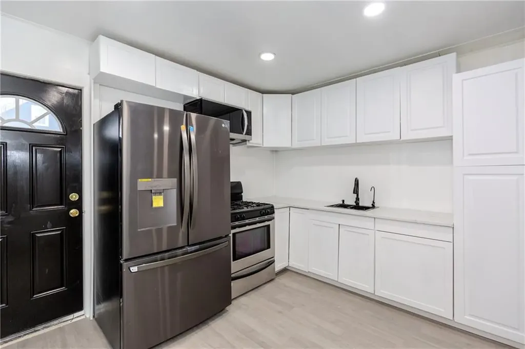 37 Hampton Street Providence RI 02904