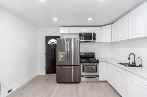 37 Hampton Street Providence RI 02904