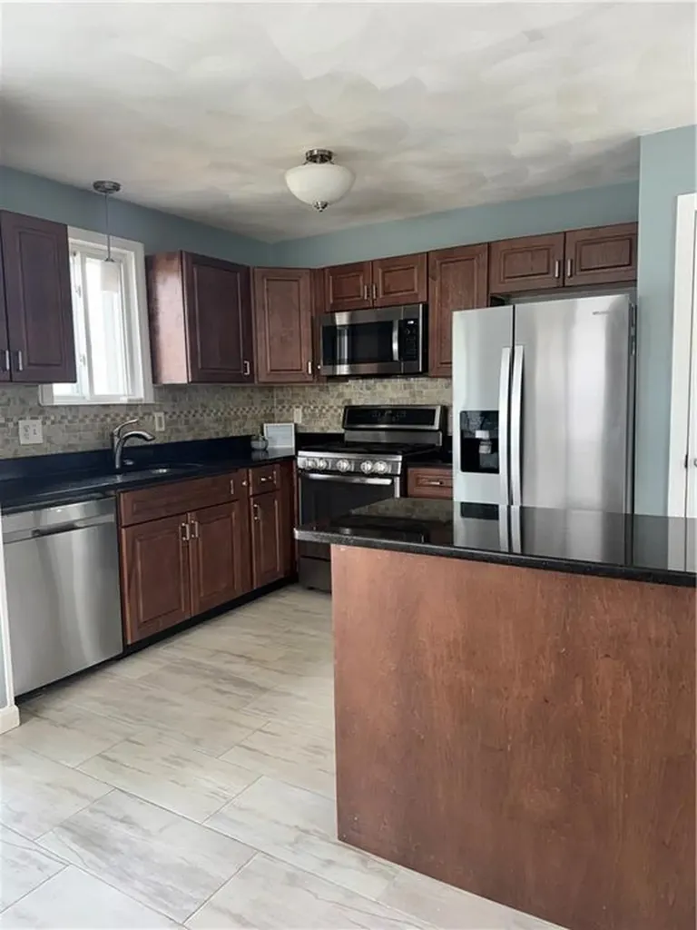 231 Smith Street Warwick RI 02886