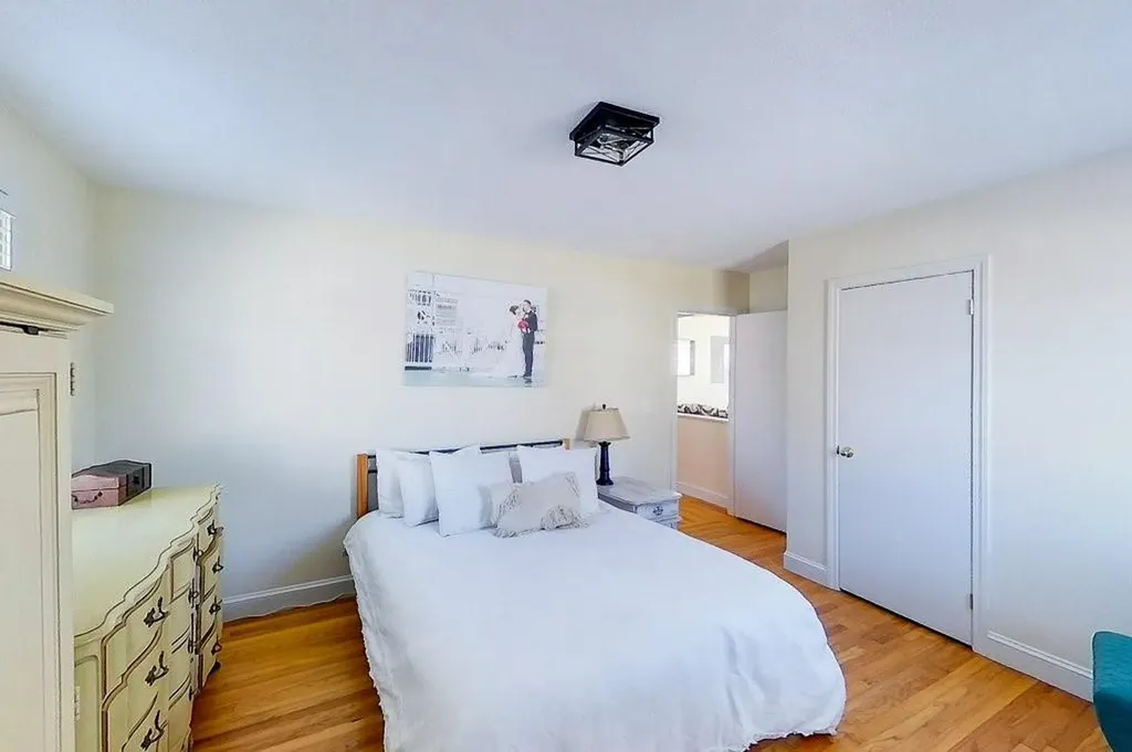 9 Hillside Avenue Newport RI 02840