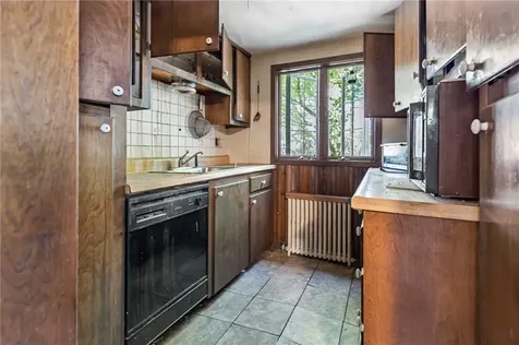 96 Log Bridge Road Coventry RI 02827