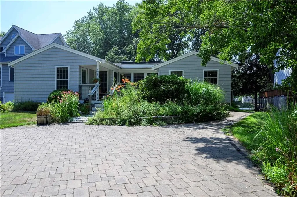 46 South River Drive Narragansett RI 02882