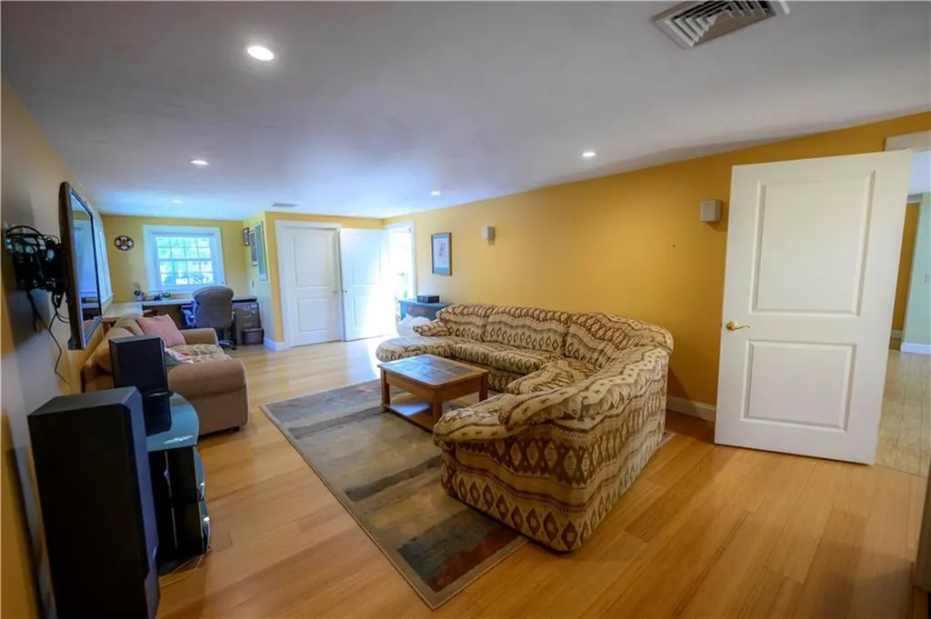 46 South River Drive Narragansett RI 02882