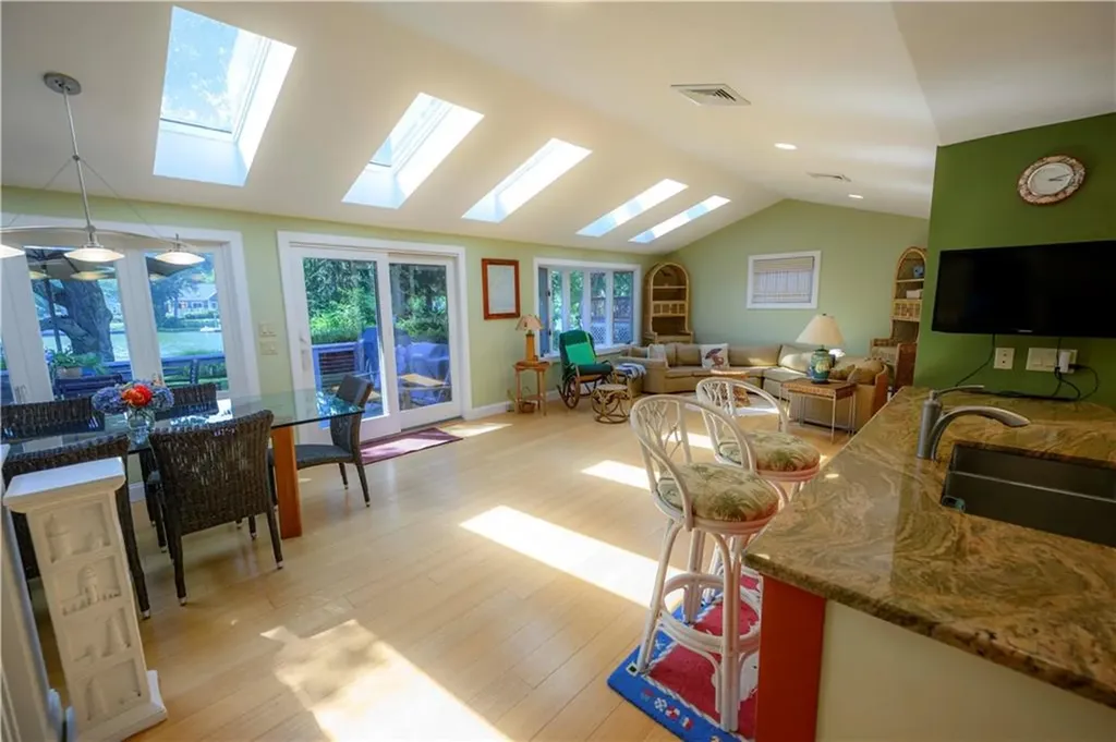 46 South River Drive Narragansett RI 02882