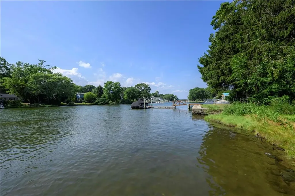 46 South River Drive Narragansett RI 02882