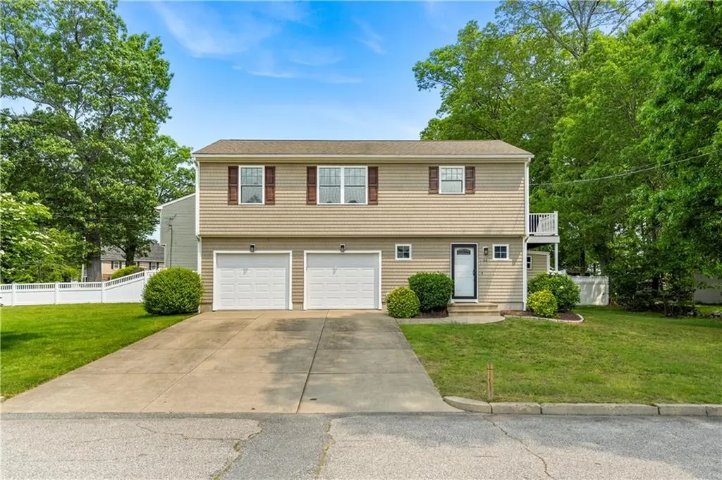 44 Carrs Lane Warwick RI 02886