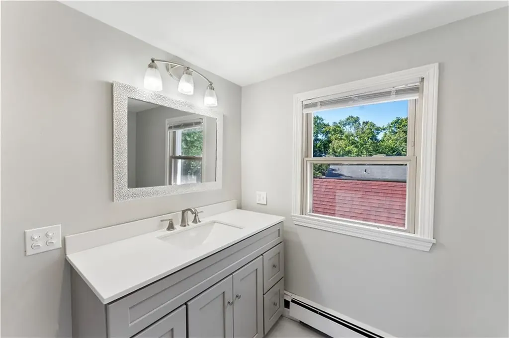 88 General Hawkins Drive Warwick RI 02888