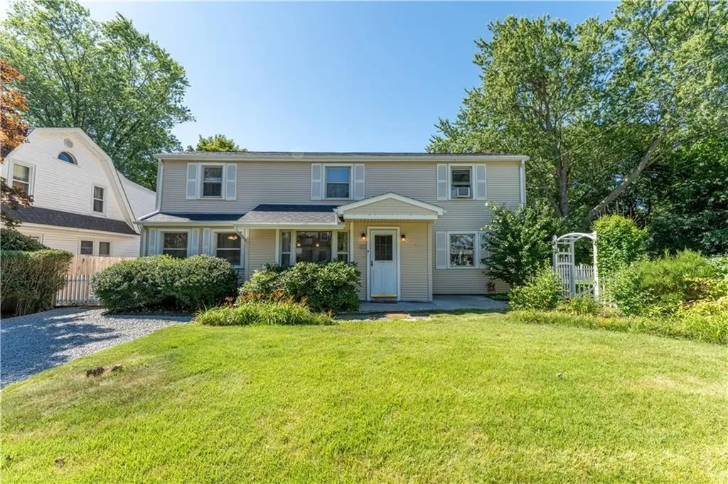 88 General Hawkins Drive Warwick RI 02888