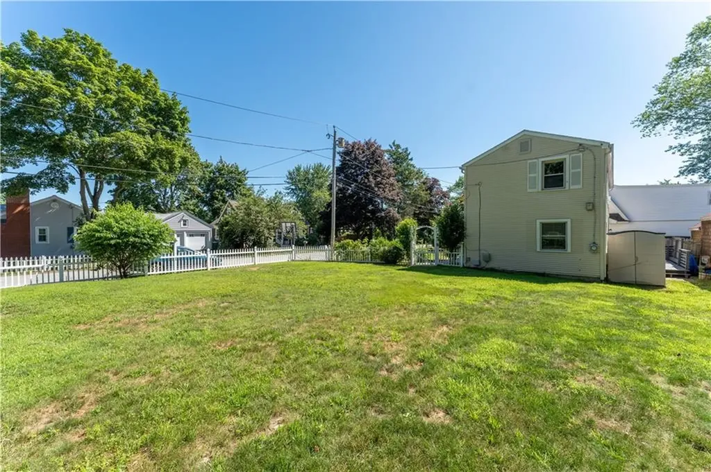 88 General Hawkins Drive Warwick RI 02888