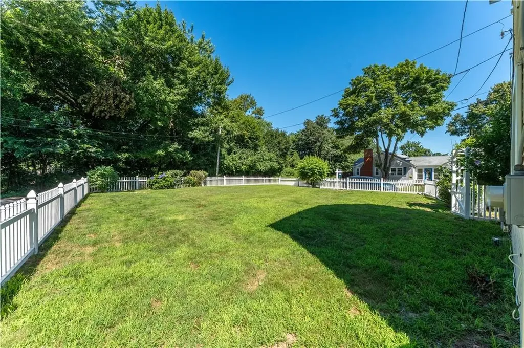 88 General Hawkins Drive Warwick RI 02888