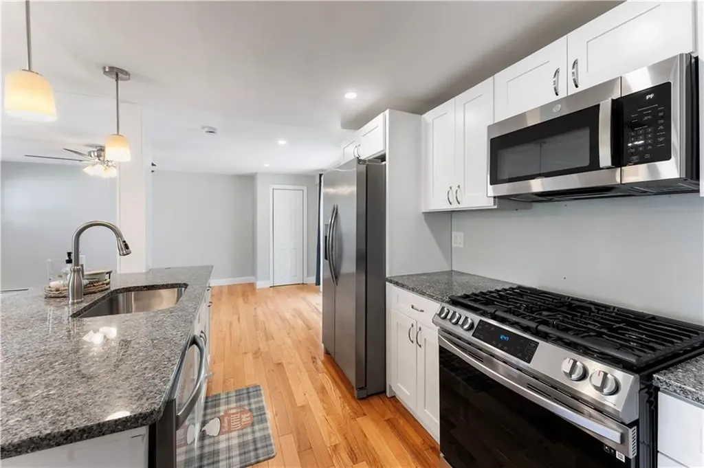88 General Hawkins Drive Warwick RI 02888