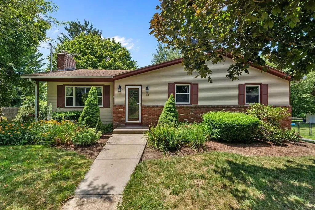 83 Quaker Drive West Warwick RI 02893