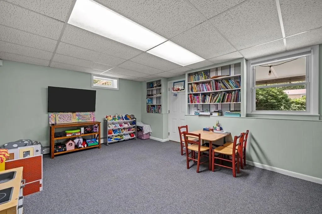 83 Quaker Drive West Warwick RI 02893