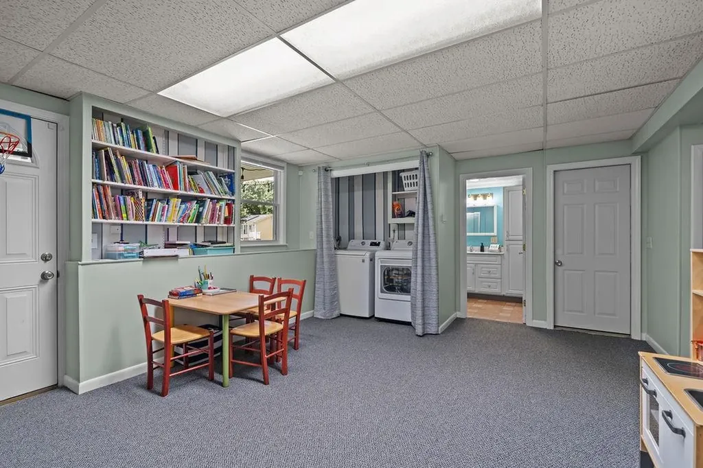 83 Quaker Drive West Warwick RI 02893