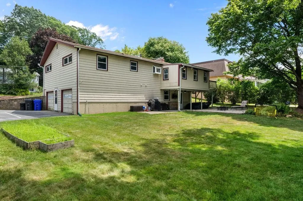 83 Quaker Drive West Warwick RI 02893
