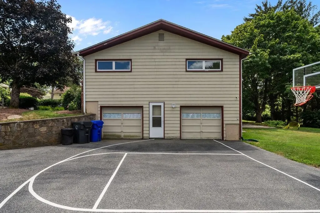 83 Quaker Drive West Warwick RI 02893