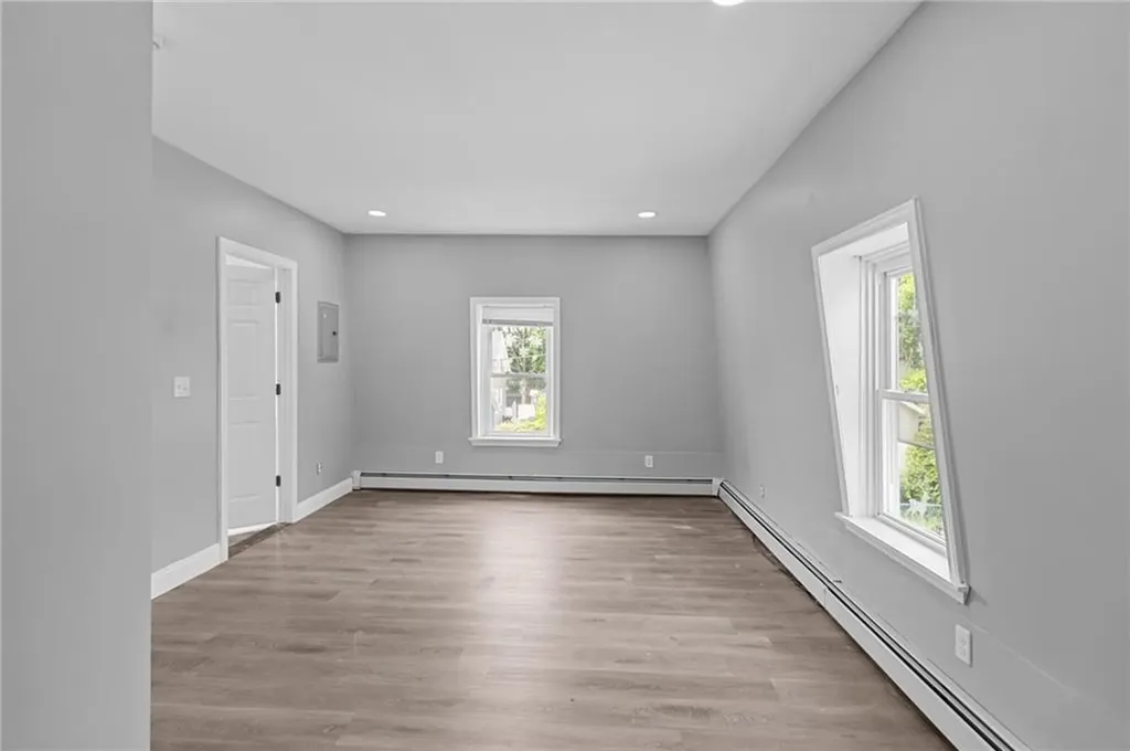 406 Cahill Street Providence RI 02905