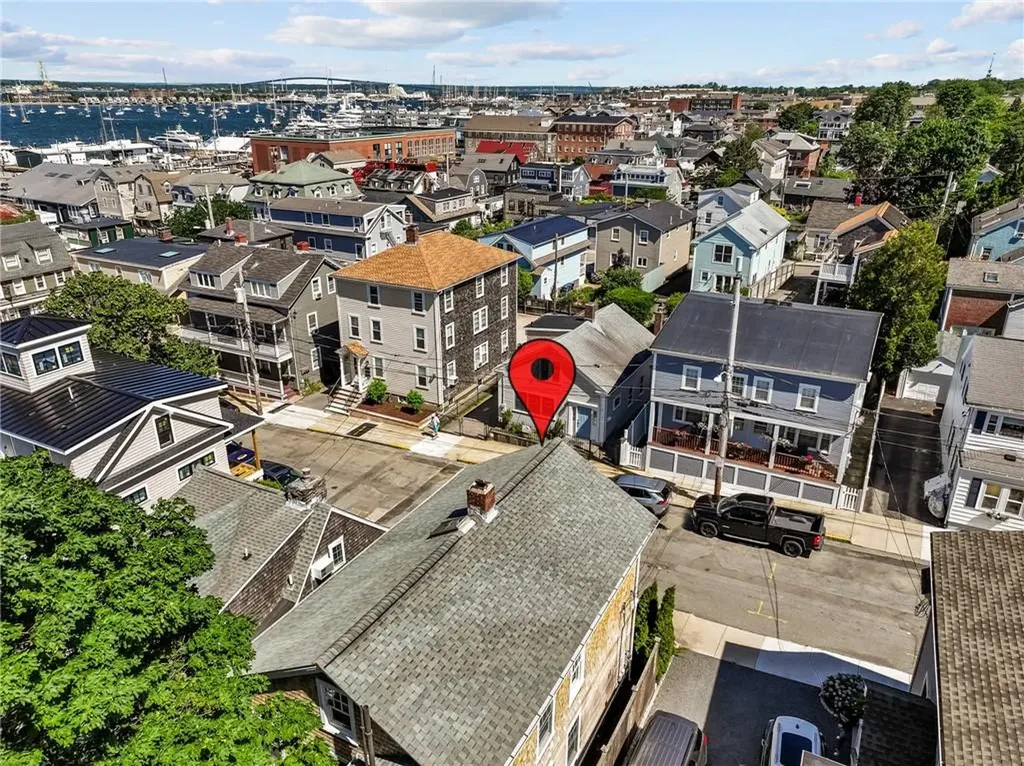 17 Dearborn Street Newport RI 02840