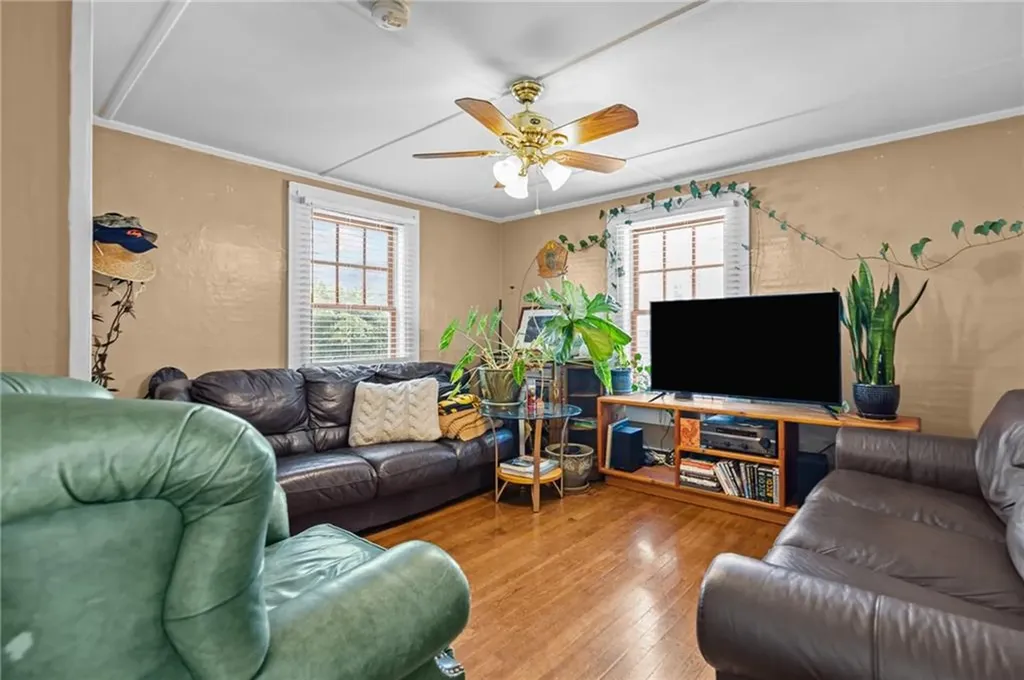 17 Dearborn Street Newport RI 02840
