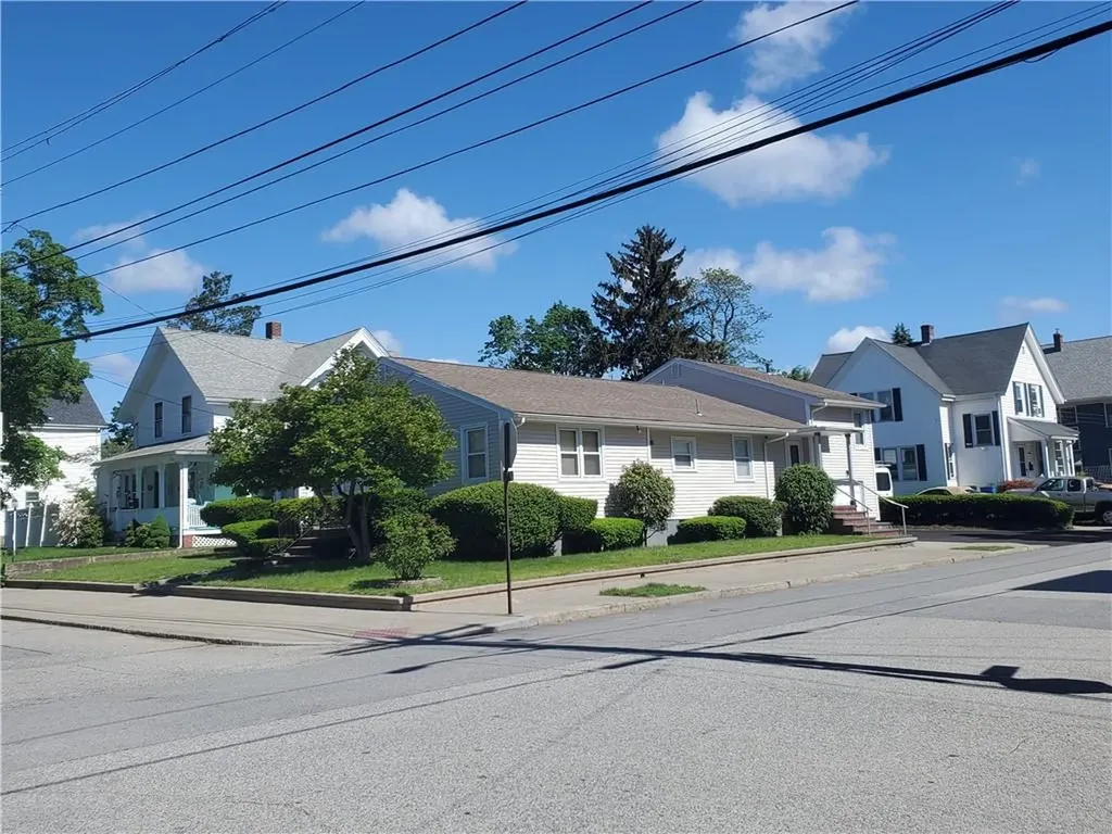 143 Auburn Street Cranston RI 02910