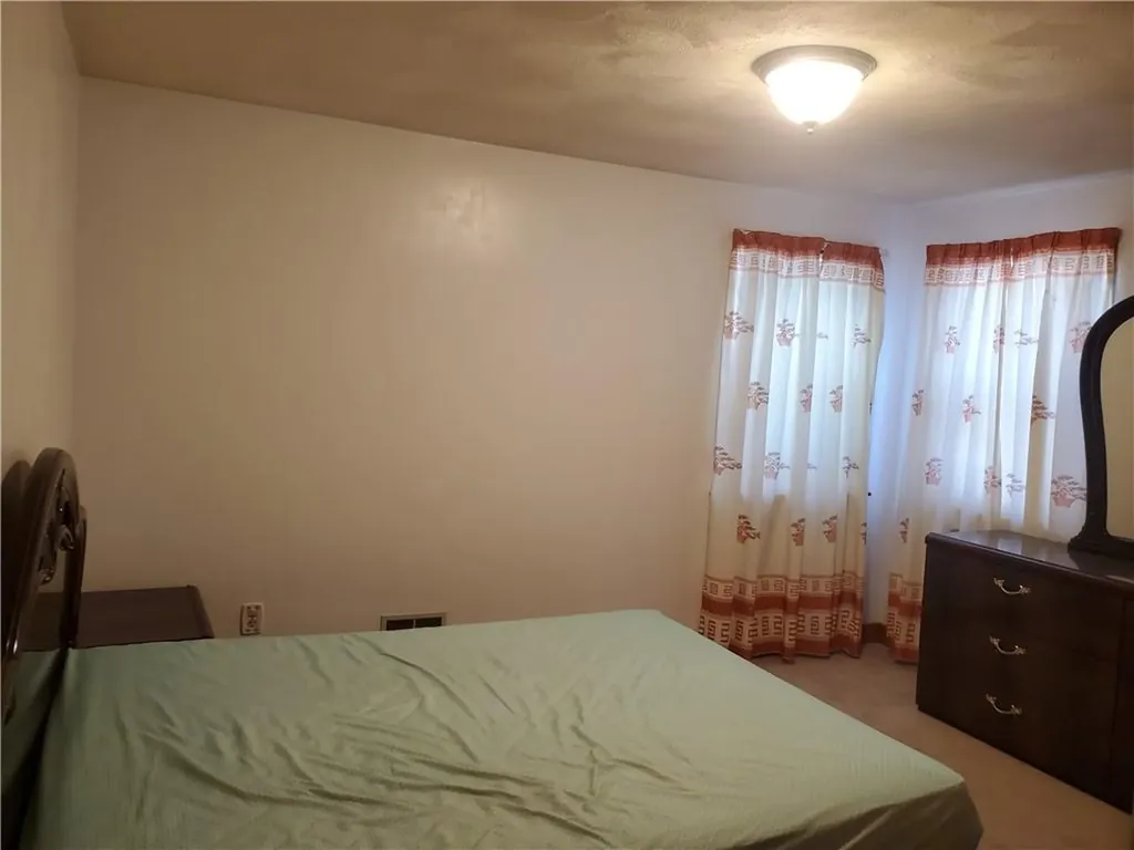143 Auburn Street Cranston RI 02910