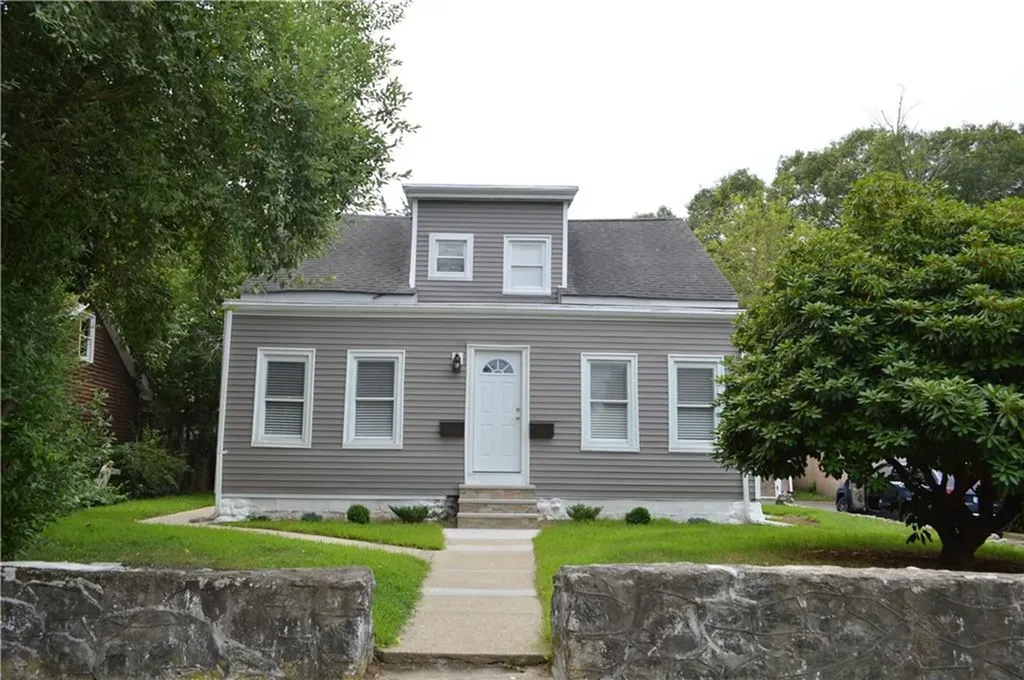 122 Larch Street Woonsocket RI 02895