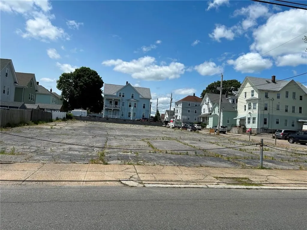 211 Carnation Street Pawtucket RI 02860