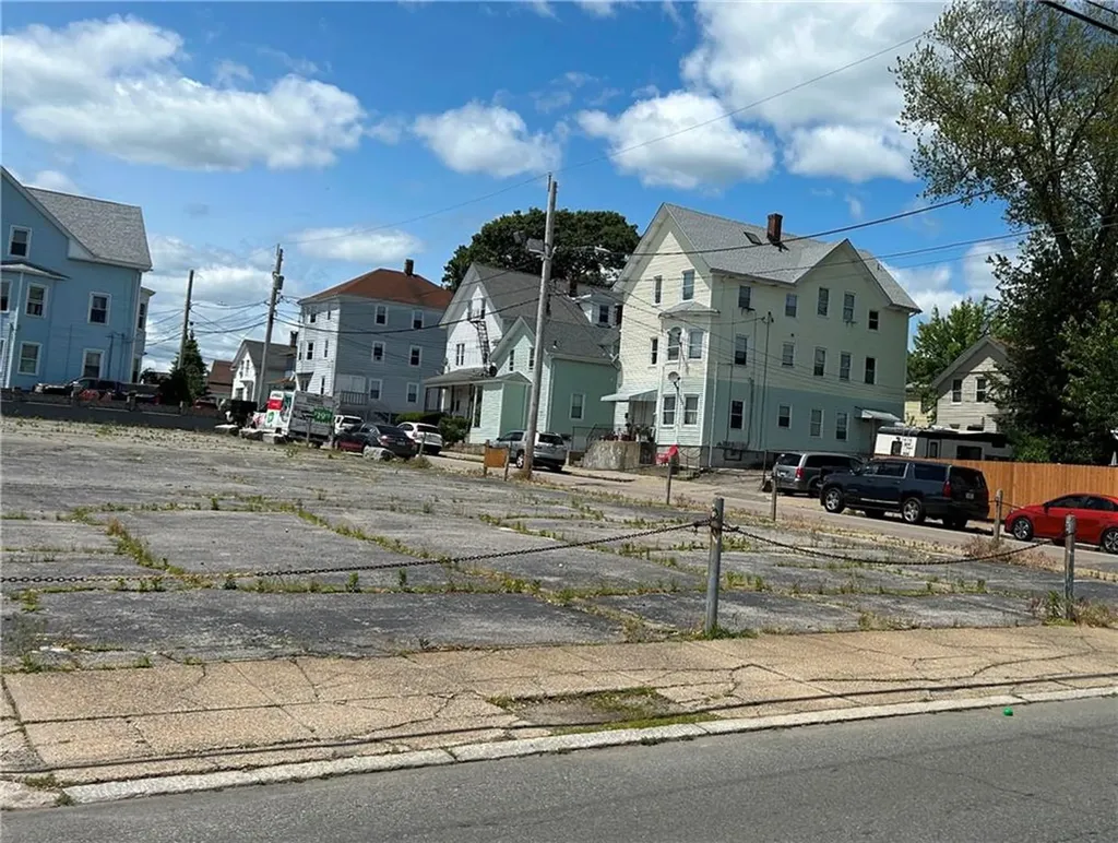 211 Carnation Street Pawtucket RI 02860