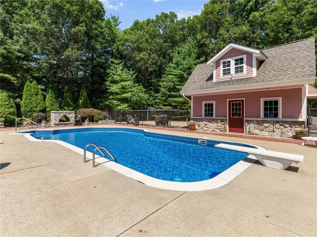 14 Bourget Court North Smithfield RI 02896