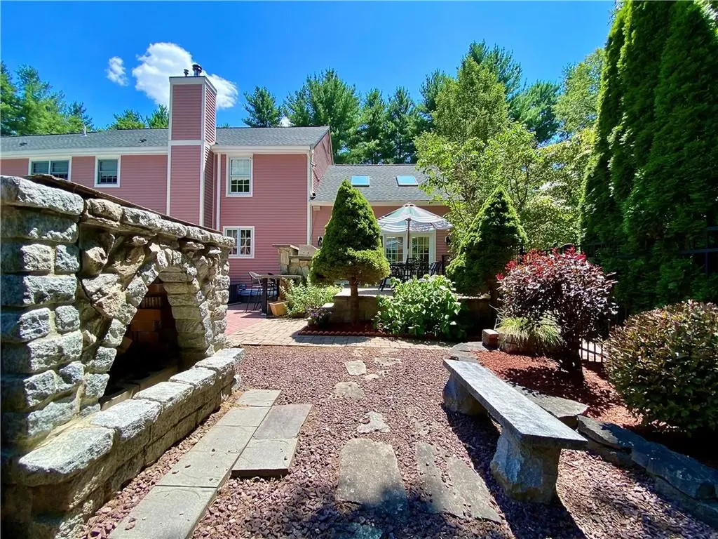 14 Bourget Court North Smithfield RI 02896