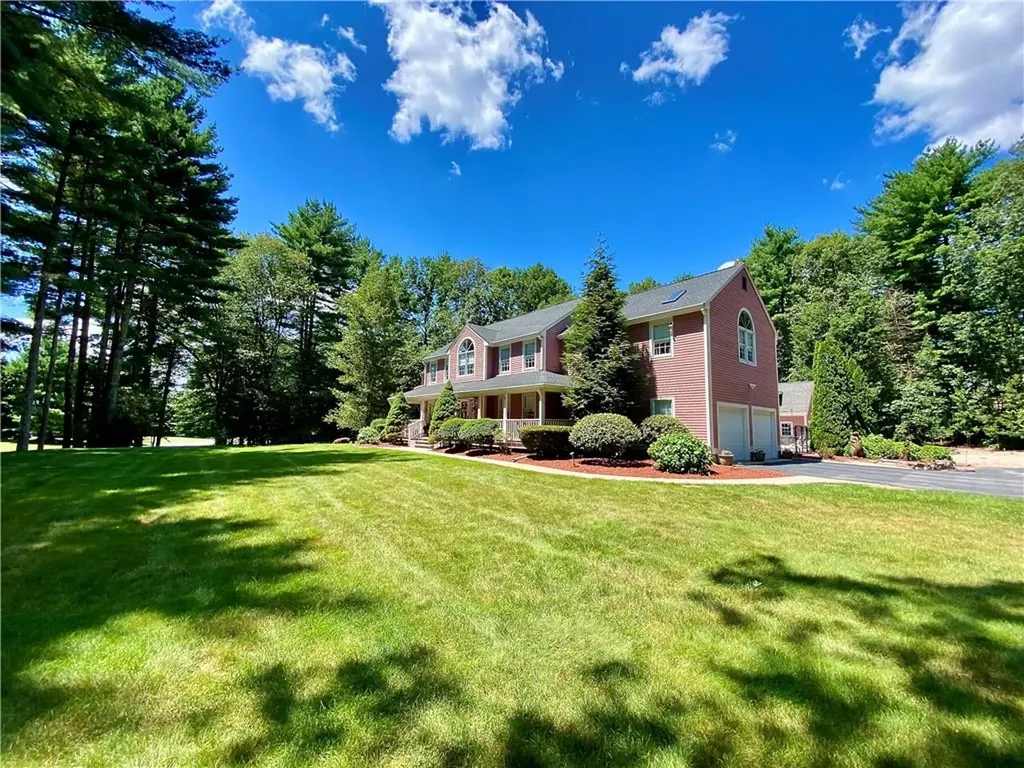 14 Bourget Court North Smithfield RI 02896
