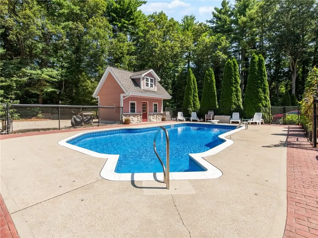 14 Bourget Court North Smithfield RI 02896